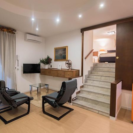La Residenza Napoli Chiaia Short Let Apartment Superior Via Chiaia 82 Εξωτερικό φωτογραφία