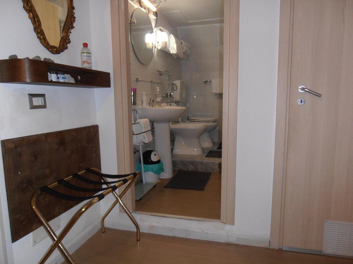 La Residenza Napoli Chiaia Short Let Apartment Superior Via Chiaia 82 Εξωτερικό φωτογραφία
