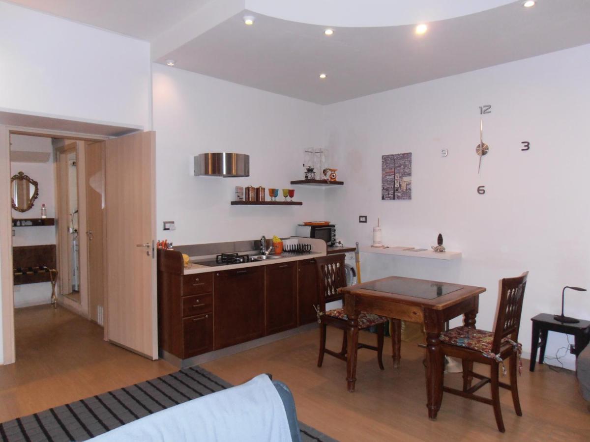 La Residenza Napoli Chiaia Short Let Apartment Superior Via Chiaia 82 Εξωτερικό φωτογραφία