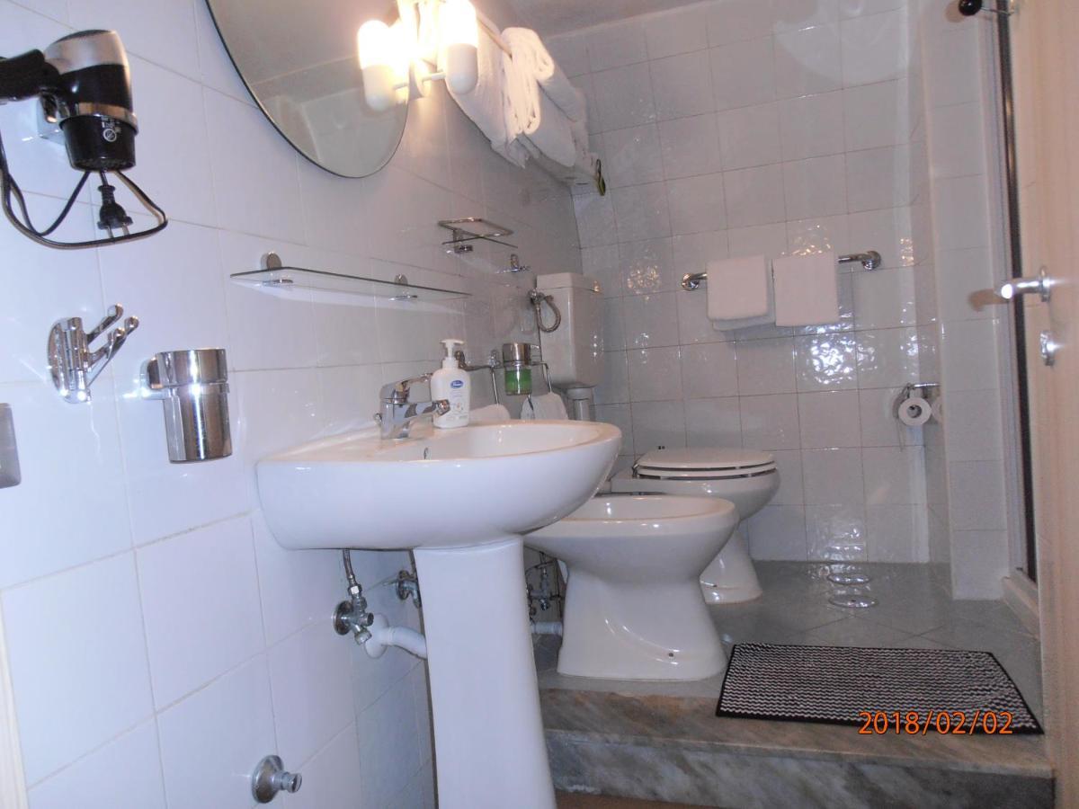 La Residenza Napoli Chiaia Short Let Apartment Superior Via Chiaia 82 Εξωτερικό φωτογραφία