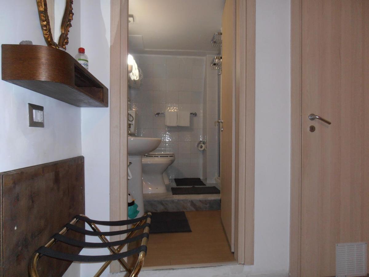 La Residenza Napoli Chiaia Short Let Apartment Superior Via Chiaia 82 Εξωτερικό φωτογραφία