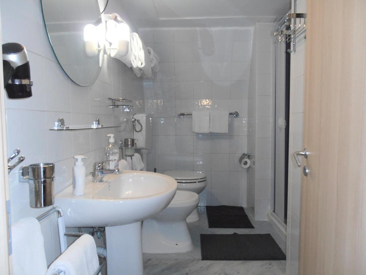La Residenza Napoli Chiaia Short Let Apartment Superior Via Chiaia 82 Εξωτερικό φωτογραφία