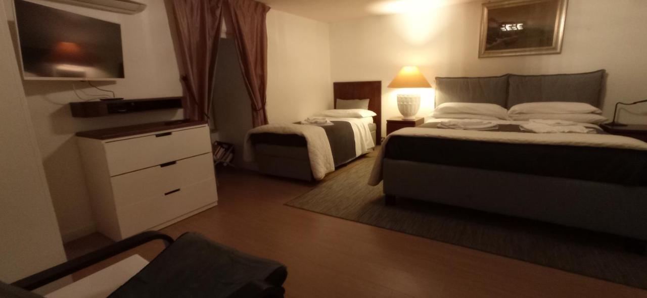 La Residenza Napoli Chiaia Short Let Apartment Superior Via Chiaia 82 Εξωτερικό φωτογραφία