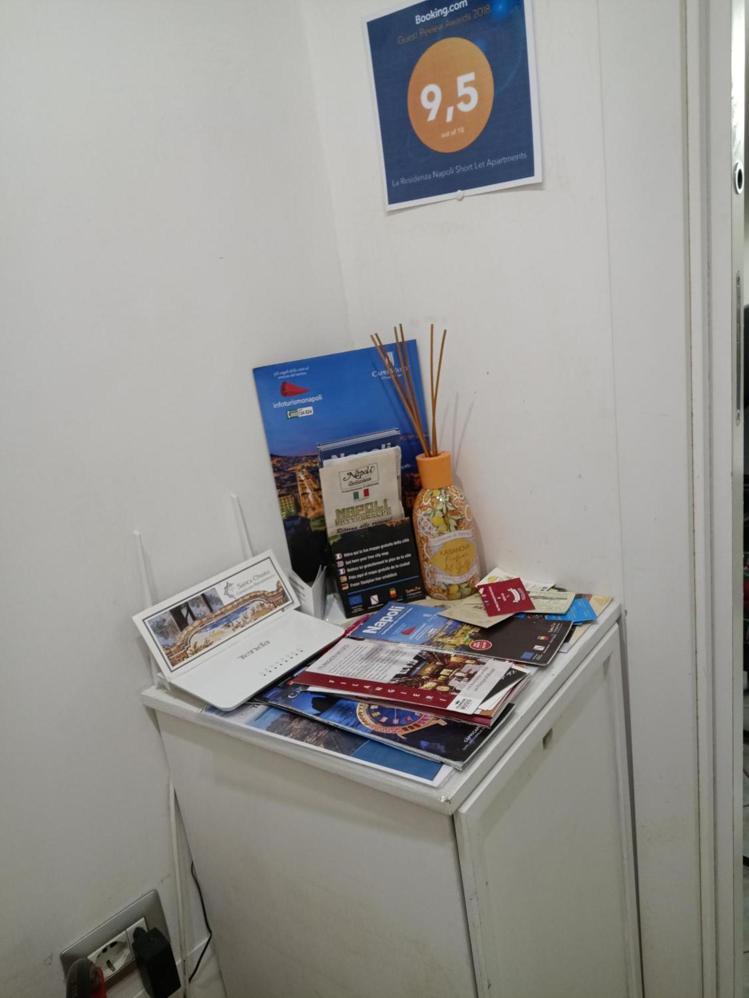 La Residenza Napoli Chiaia Short Let Apartment Superior Via Chiaia 82 Εξωτερικό φωτογραφία