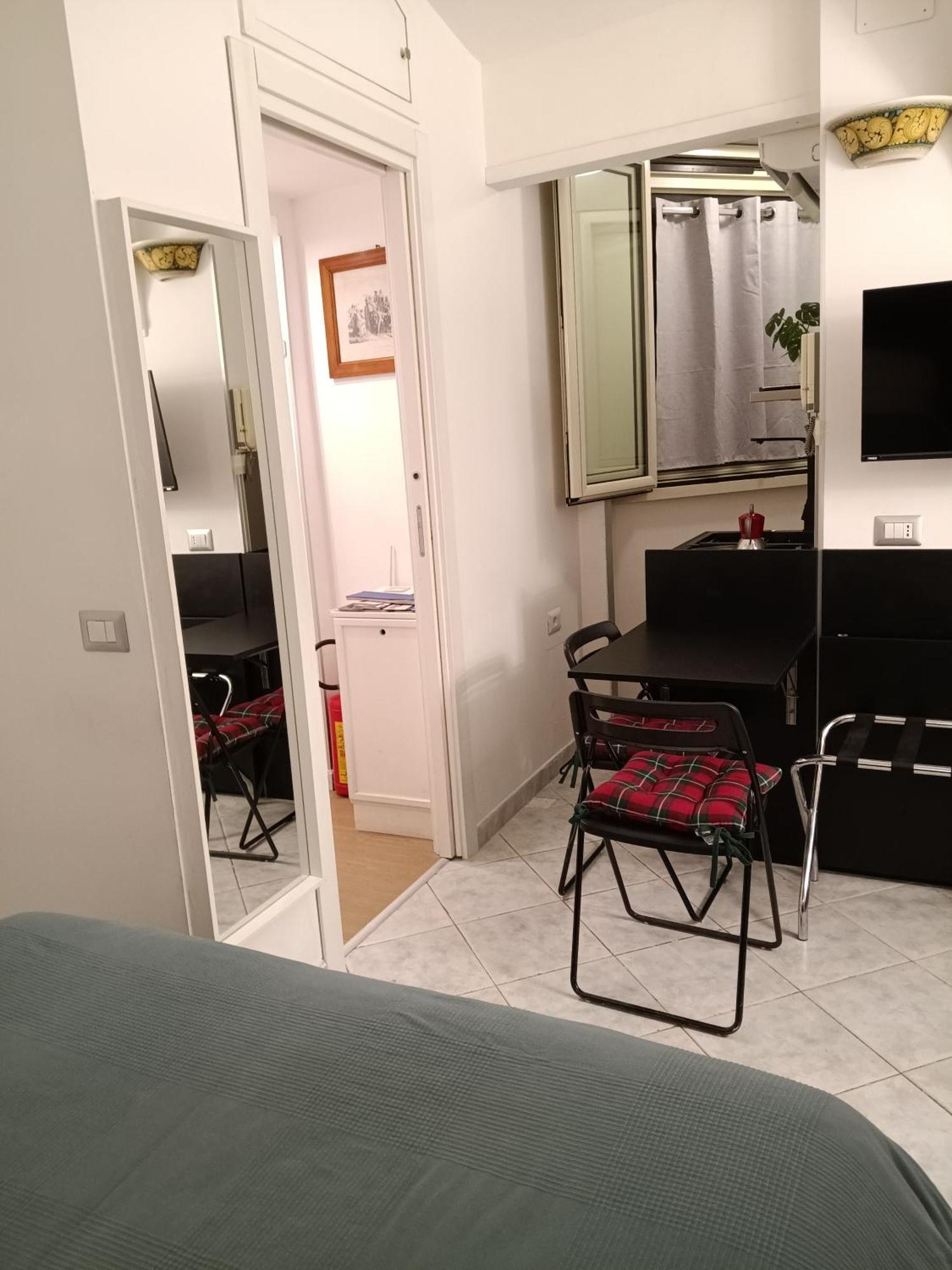 La Residenza Napoli Chiaia Short Let Apartment Superior Via Chiaia 82 Εξωτερικό φωτογραφία