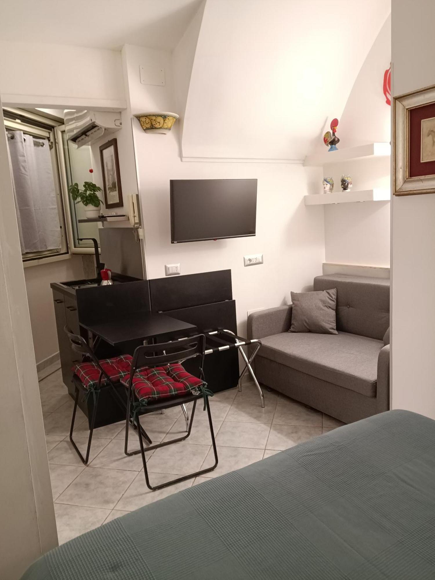 La Residenza Napoli Chiaia Short Let Apartment Superior Via Chiaia 82 Εξωτερικό φωτογραφία