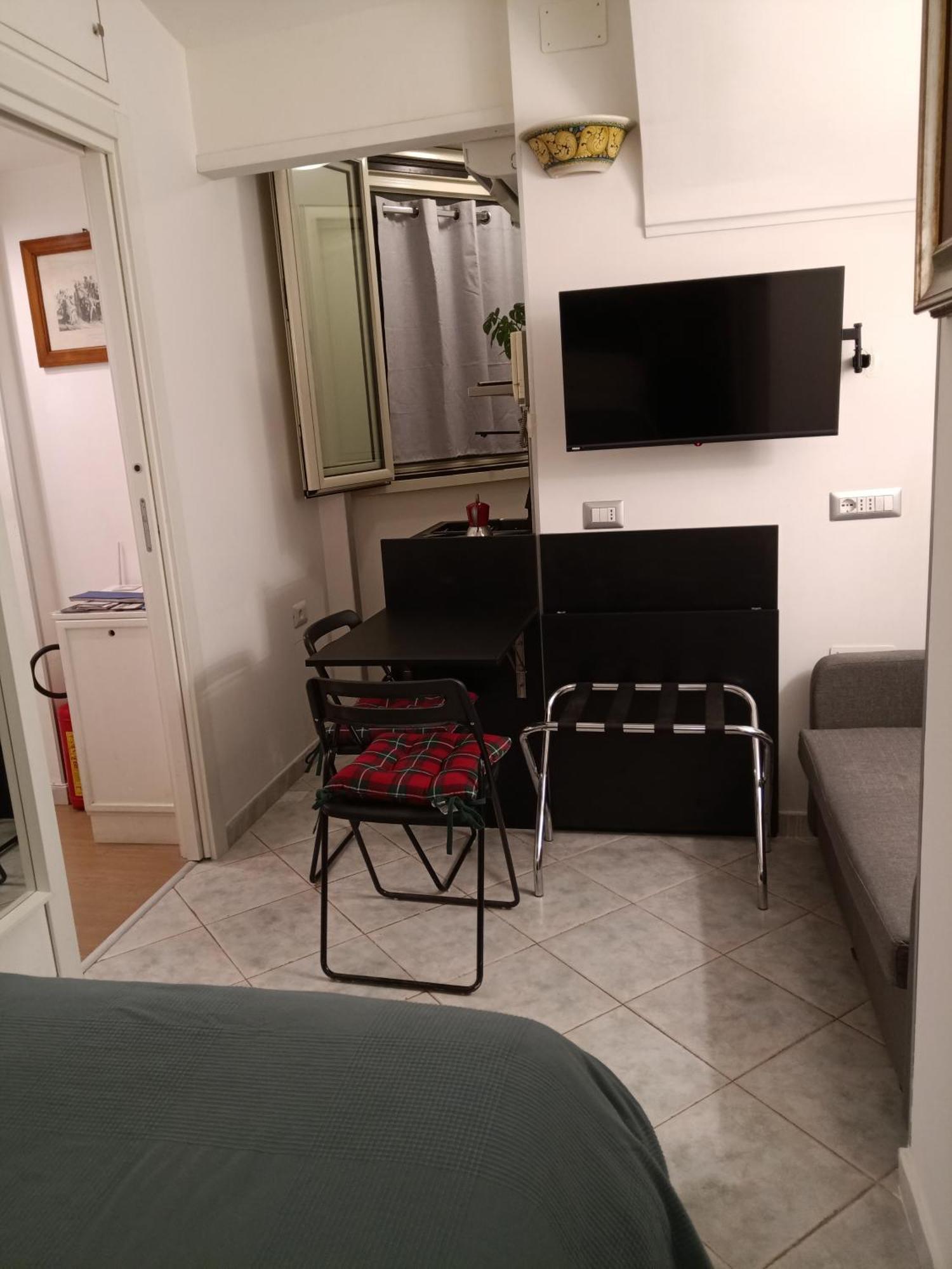 La Residenza Napoli Chiaia Short Let Apartment Superior Via Chiaia 82 Εξωτερικό φωτογραφία
